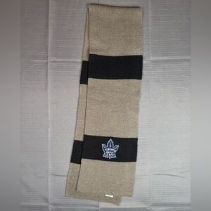 Roots x Toronto Maple Leafs NHL Knit Scarf – Grey & Black – One Size